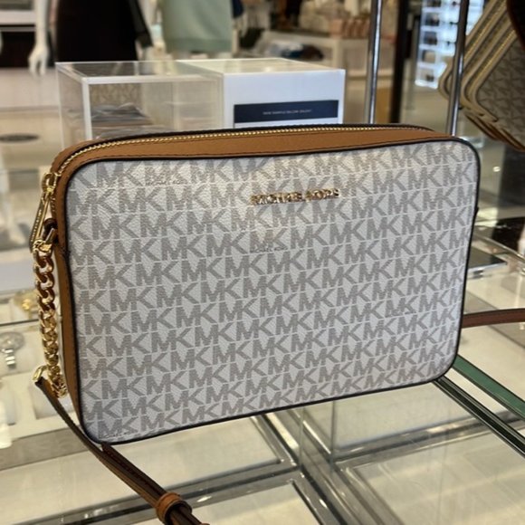 Michael Kors Jet Set Item Large East West Zip Crossbody Vanilla - Picture 1 of 16